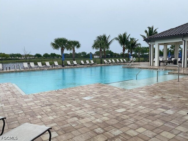 Building Photo - 14882 Portico Blvd