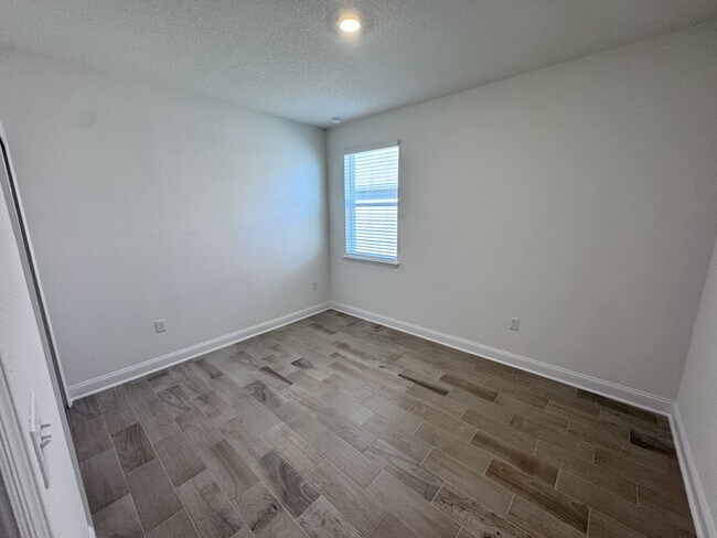 Building Photo - 11156 Spg Mdws Rd
