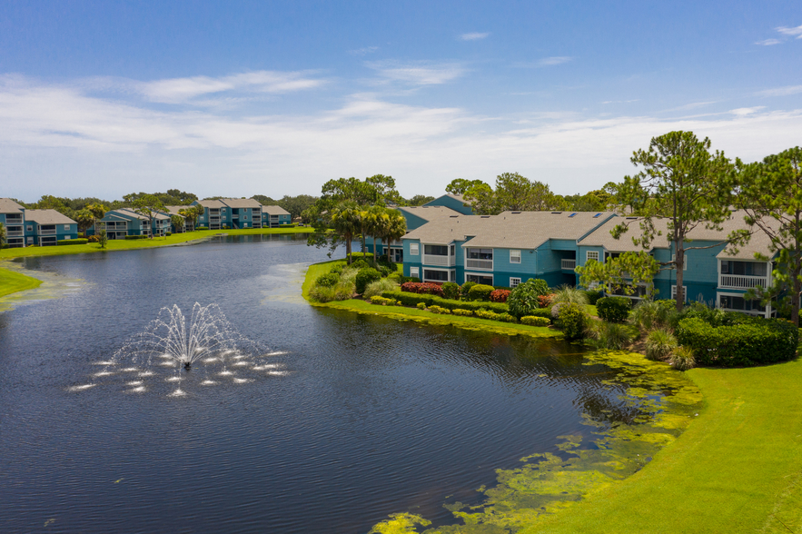 Building Photo - Savannahs at James Landing