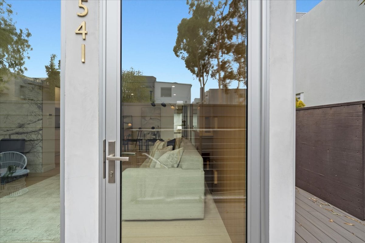 Building Photo - 541 Rose Ave