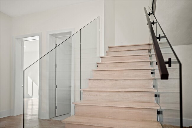 Building Photo - 4903 Braesvalley Dr