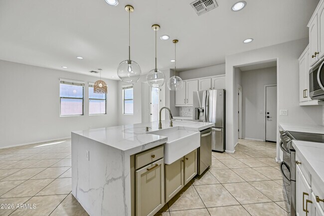 Building Photo - 23862 W Gibson Ln