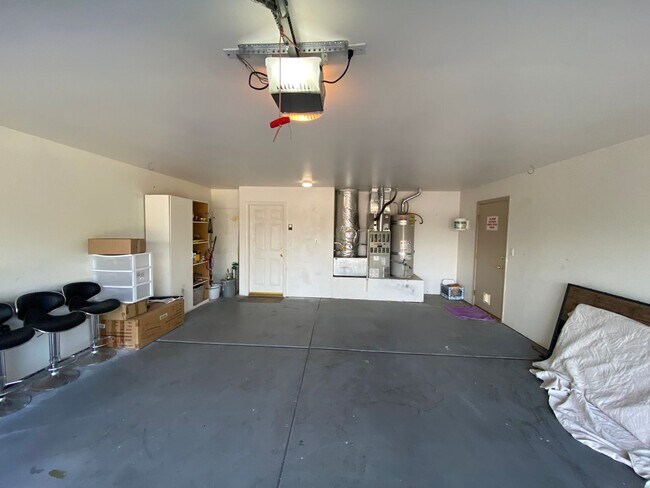 Building Photo - Gated Community of Grand Island in Seven Oaks 2 BD 2 BA Gorgeous House