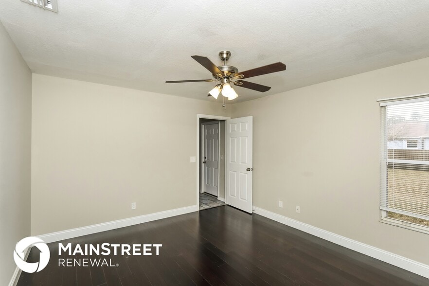 Building Photo - 730 Altamira St NW