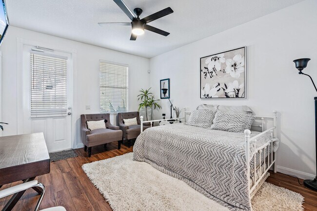 Building Photo - 116 Caravelle Dr