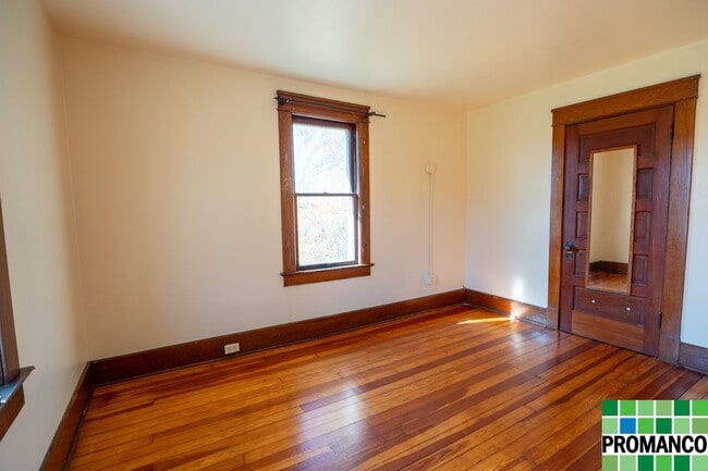 Building Photo - Southern Style Charming 3-Bedroom Farmhouse