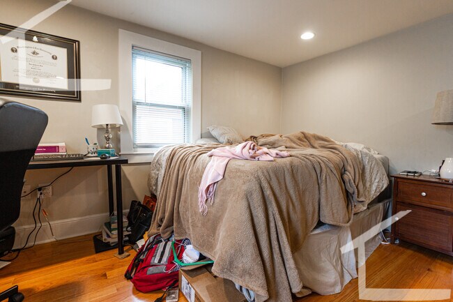 Building Photo - 15 Gordon St