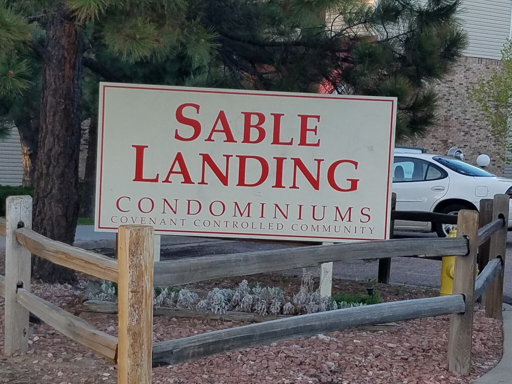 Building Photo - 14740 E Kentucky Dr