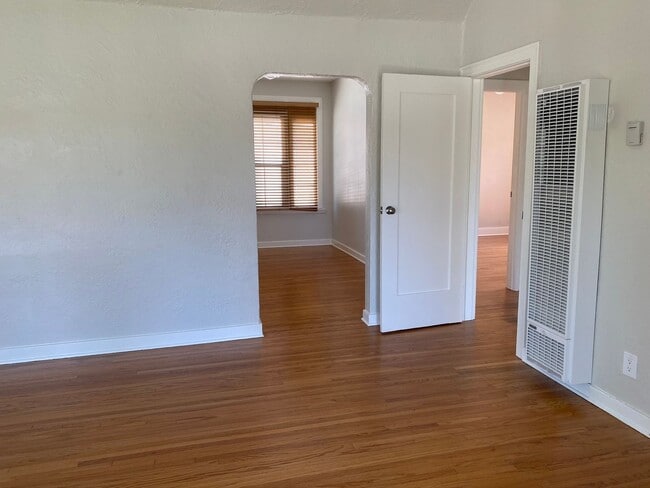 Building Photo - COMING SOON! Spacious 2 Bedroom 1 Bath House in Eagle Rock