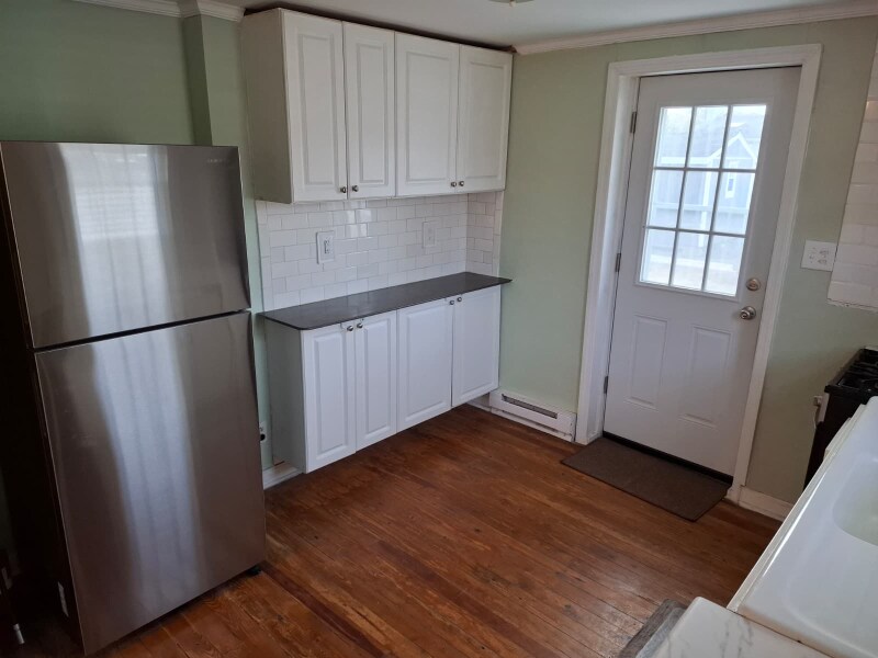 Building Photo - 8 Bash Rd