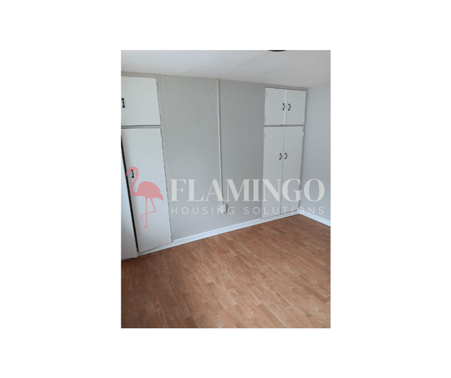 Building Photo - Comfortable 2-Bedroom Home with Garage & S...