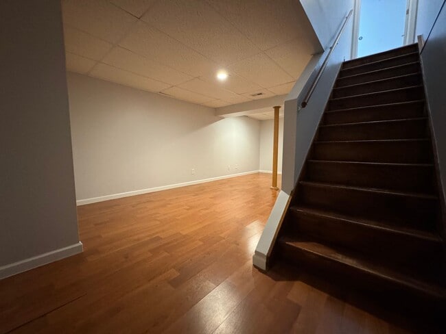 Building Photo - THREE BEDROOM  w Finished Basement- PARKLA...