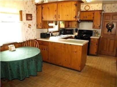 Building Photo - 1932 Houseman Ave NE