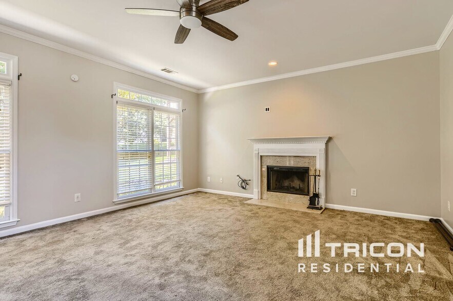 Building Photo - 206 Brightwater Dr
