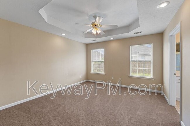 Building Photo - 313 Elbrus Way