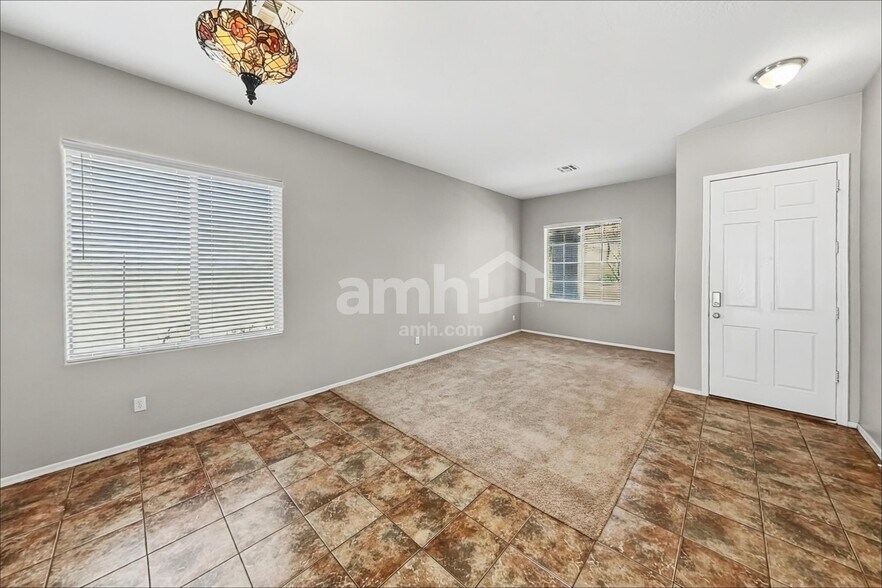 Building Photo - 12717 W Earll Dr