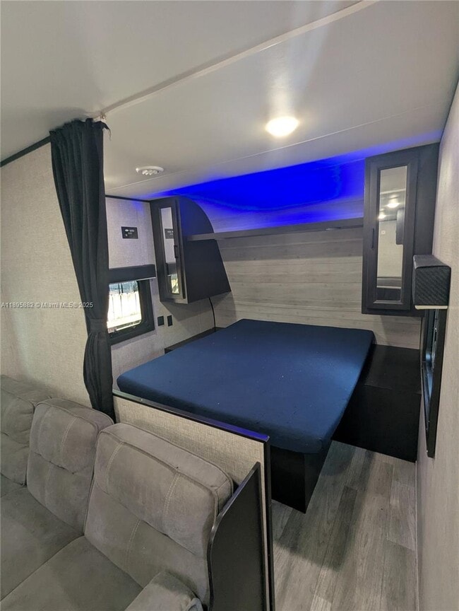 Building Photo - 125 NE 184th Terrace