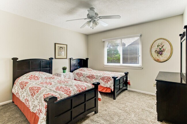 Building Photo - 12203 Maple Rock Dr