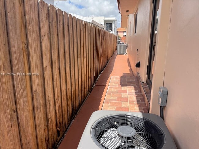 Building Photo - 3423 SW 3rd St