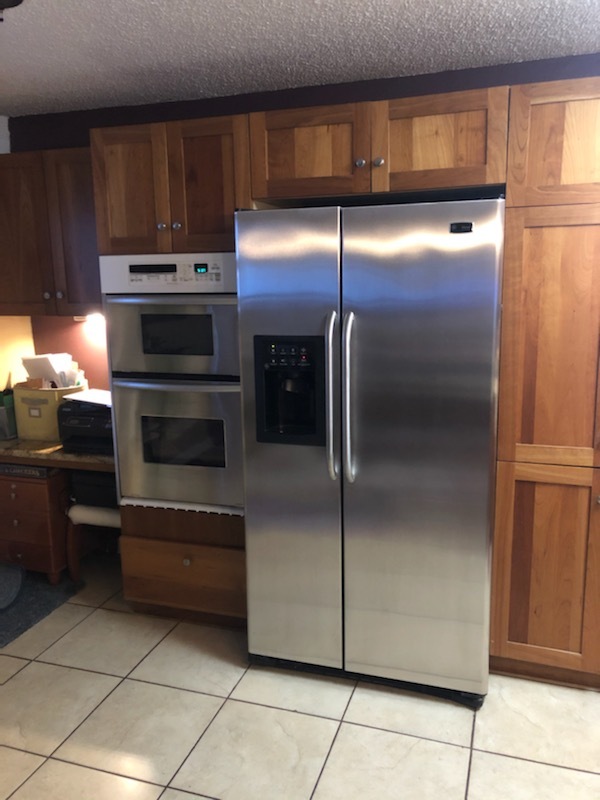 Stainless steel appliances - 9448 Kelvin Ln