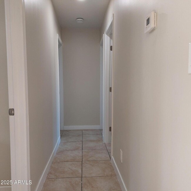 Building Photo - 3852 W Earll Dr