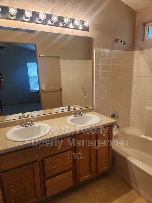 Building Photo - 1306 Lambert Cir
