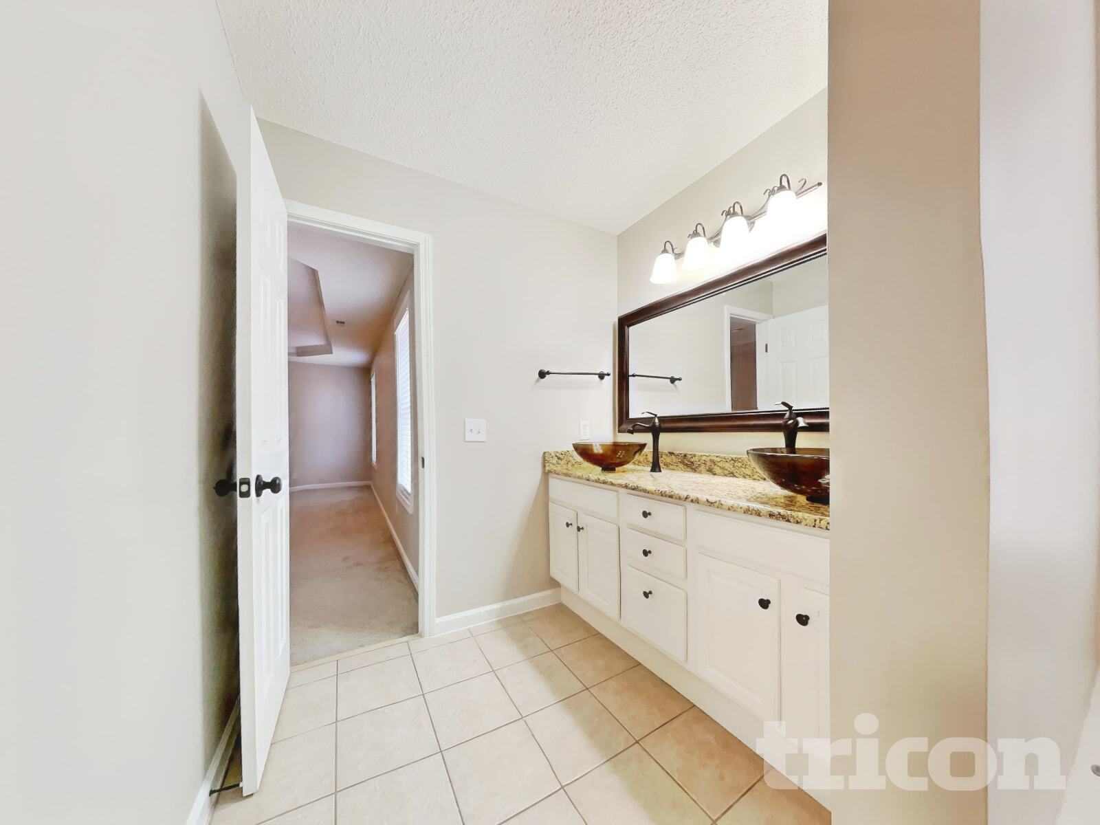 Building Photo - 226 Linden Rd