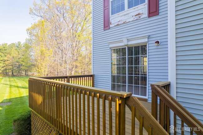 Building Photo - 1 Bridge Pointe Dr
