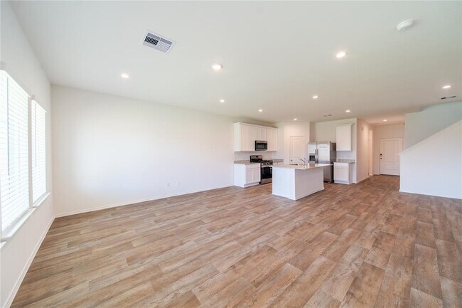 Building Photo - 30831 Khepri Ct