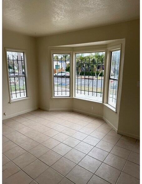 Living Room - 2253 S Cochran Ave