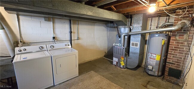 Building Photo - 3691 Higley Rd