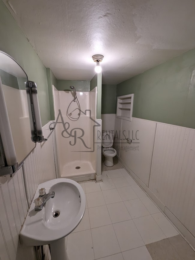 Building Photo - 438 E 23rd St