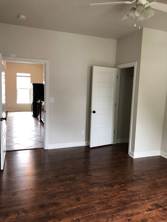 Building Photo - 2728 S 4th St