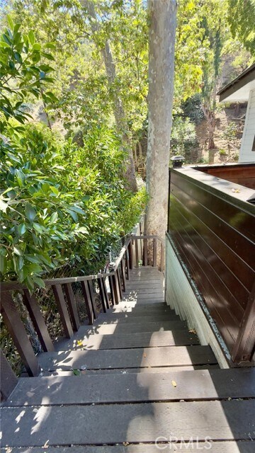 Building Photo - 1216 N Beverly Glen Blvd