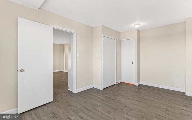 Building Photo - 501 Slaters Ln