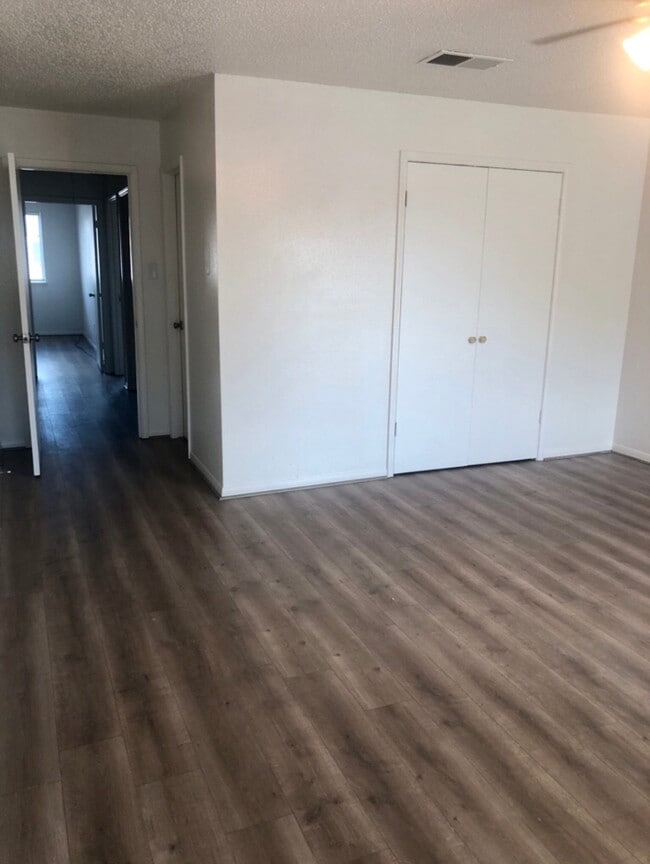 Building Photo - 6456 Kentwick Dr