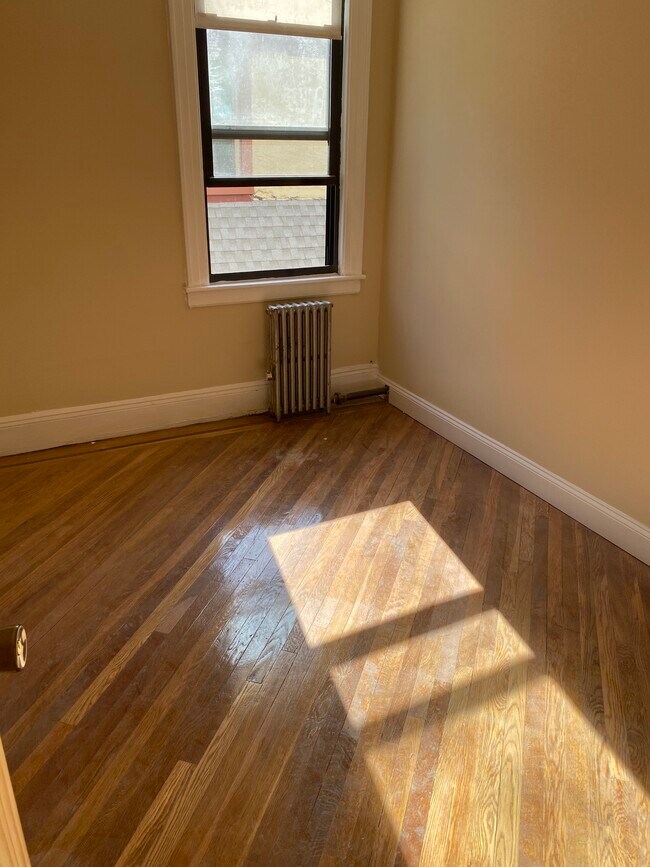 Building Photo - 14205 84th Dr