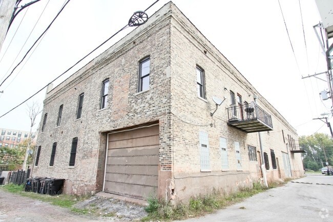 Building Photo - 9138-9140 S Baltimore Ave