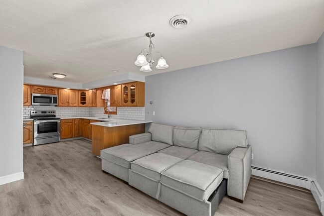 Building Photo - 38 Roosevelt St