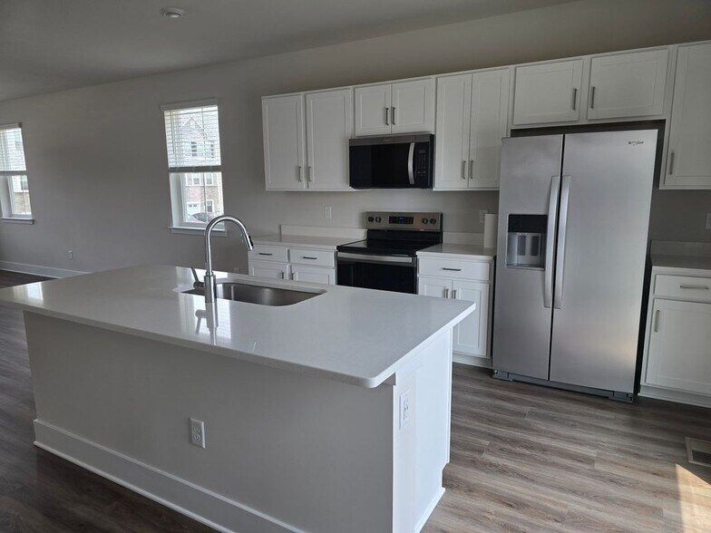 Building Photo - 180 Sioux Lp