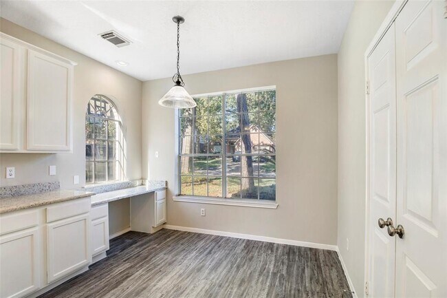 Building Photo - 5322 Willow Knoll Ct