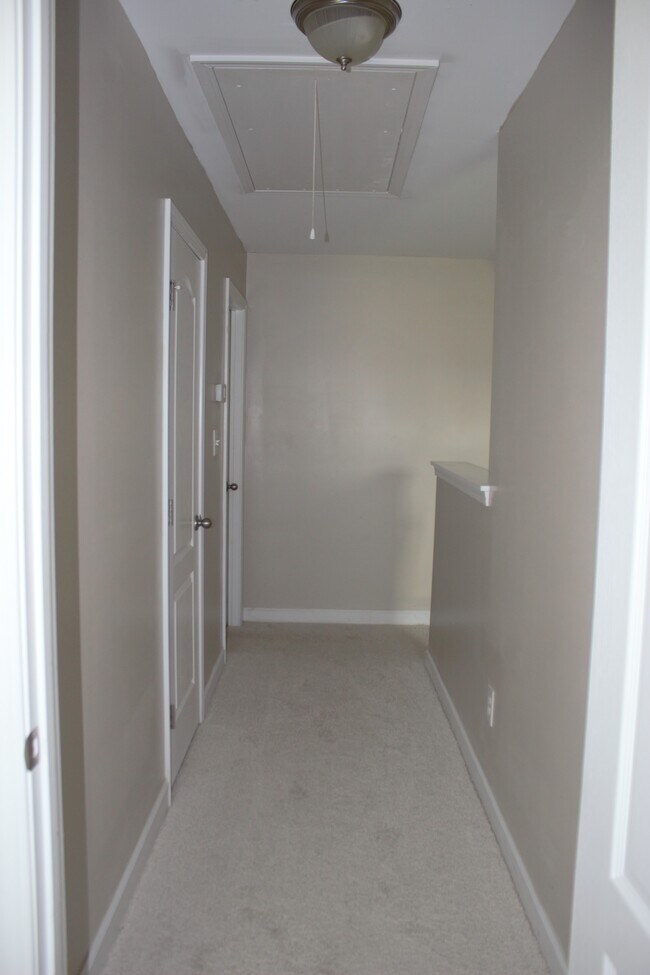Building Photo - 2143 Stafford Dr