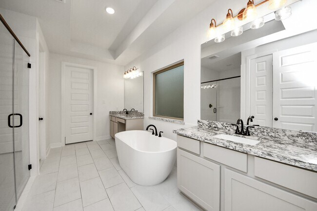 Building Photo - 20926 White Rock Crk Dr