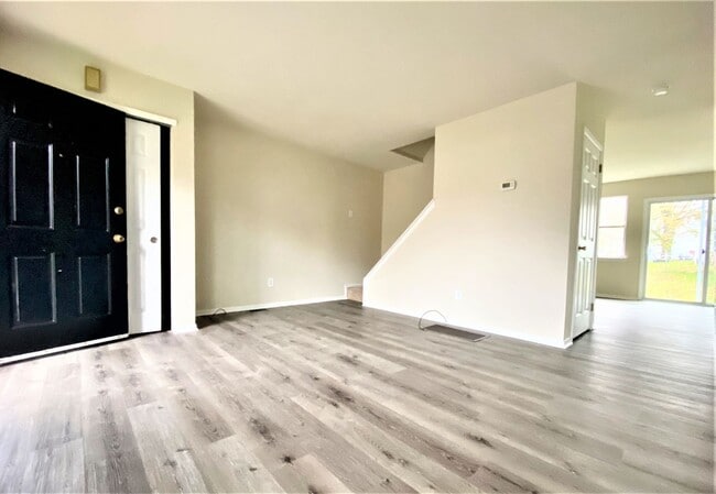 Building Photo - Cute 3BD/1.5BA Twin in Pottsgrove SD!