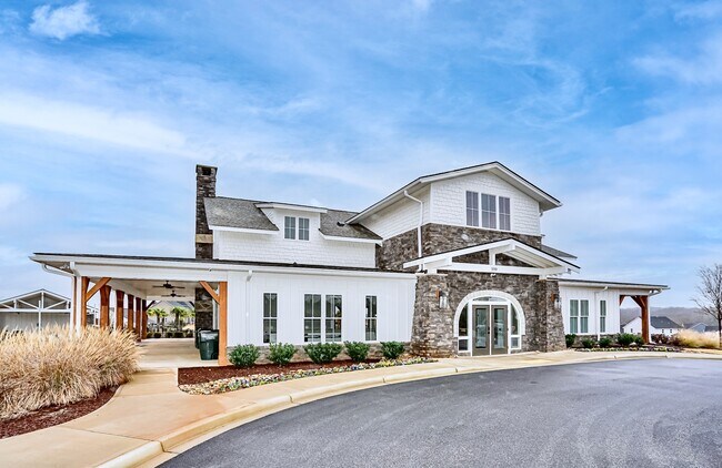 Building Photo - 212 Spokane Dr