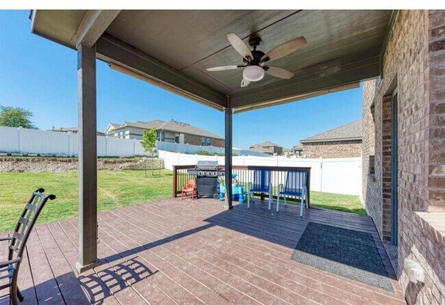 Building Photo - 5817 Daly Dr