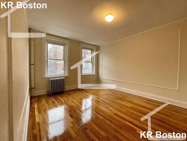 Building Photo - 8 Vinal St