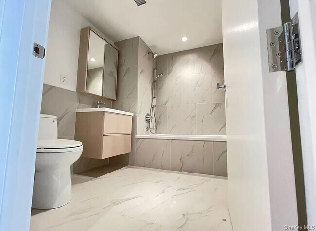 Building Photo - 567 Ocean Ave