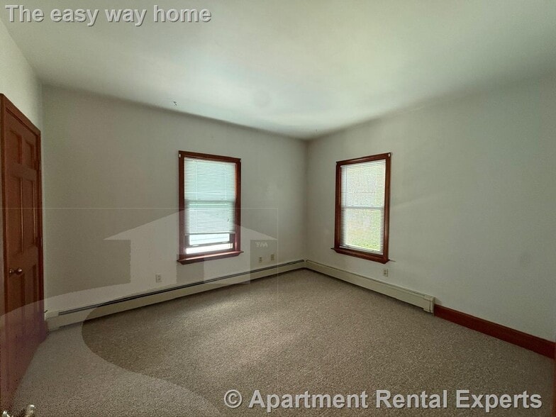 Building Photo - 25 Putnam St