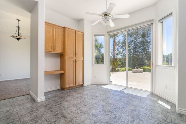 Building Photo - 32579 Valentino Way